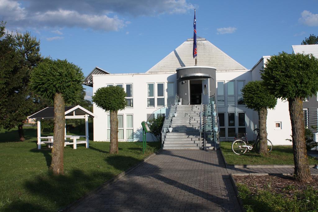 Ak 1 Hotel Ducherow Exteriér fotografie